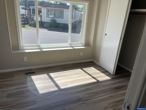 176 47th Avenue NE Salem OR 97301