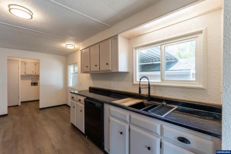 5055 NE Elliott #8 Circle Corvallis OR 97330