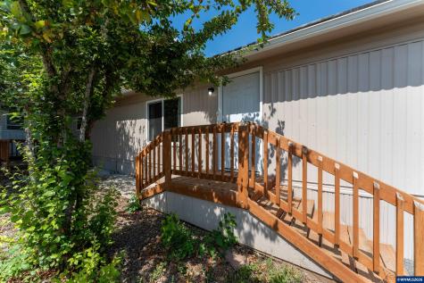 5055 NE Elliott #8 Circle Corvallis OR 97330