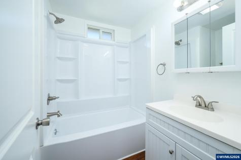 500 N Gilwood Street Carlton OR 97111