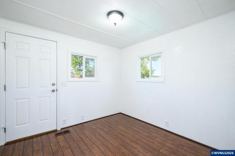 500 N Gilwood Street Carlton OR 97111