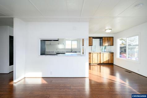 500 N Gilwood Street Carlton OR 97111