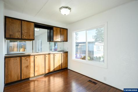 500 N Gilwood Street Carlton OR 97111