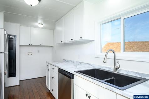 500 N Gilwood Street Carlton OR 97111