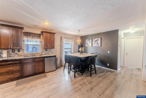 4364 Bren Lp NE Salem OR 97305-2789