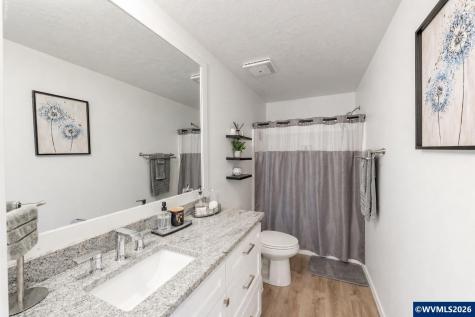 4364 Bren Lp NE Salem OR 97305-2789