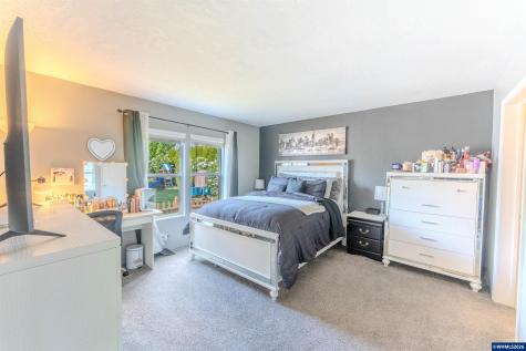 4364 Bren Lp NE Salem OR 97305-2789