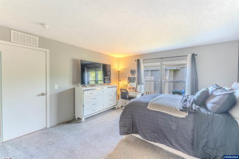 4364 Bren Lp NE Salem OR 97305-2789