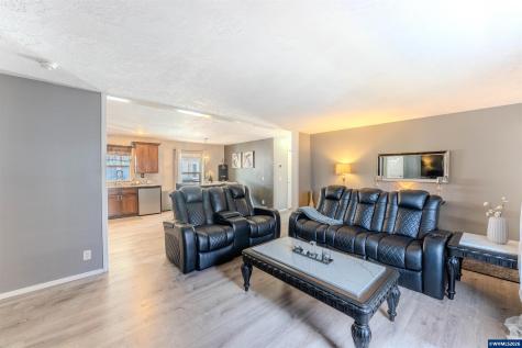 4364 Bren Lp NE Salem OR 97305-2789