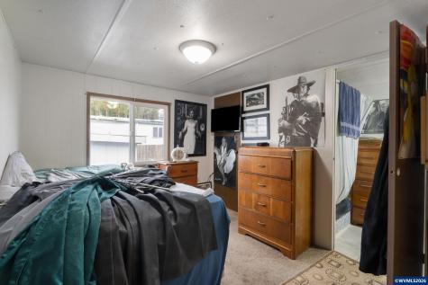 612 N Cascade Drive Woodburn OR 97071