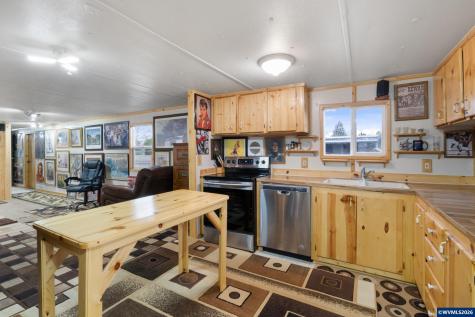 612 N Cascade Drive Woodburn OR 97071