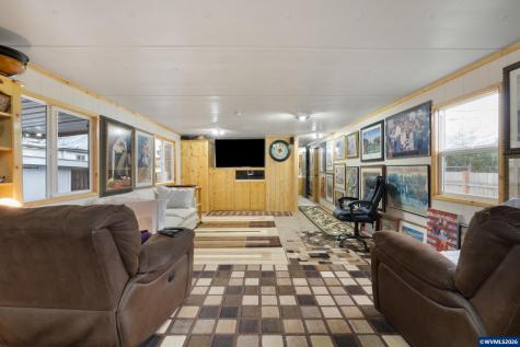 612 N Cascade Drive Woodburn OR 97071