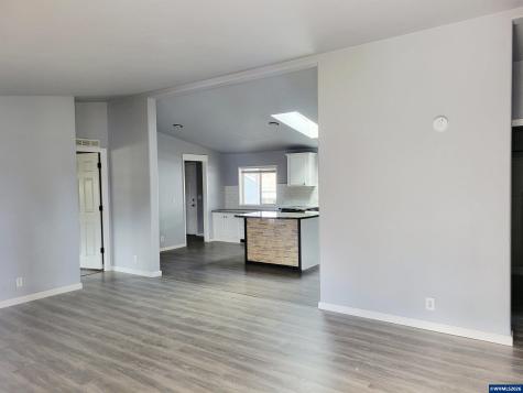 4722 Wyoming Circle NE Salem OR 97305