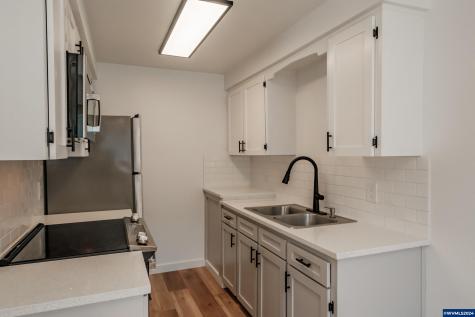 175 NE Fern Court Dallas OR 97338