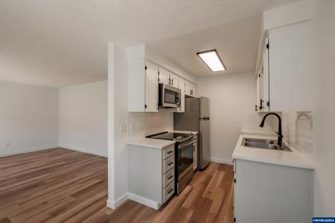 175 NE Fern Court Dallas OR 97338