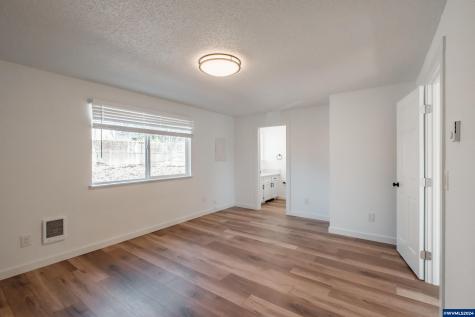 175 NE Fern Court Dallas OR 97338