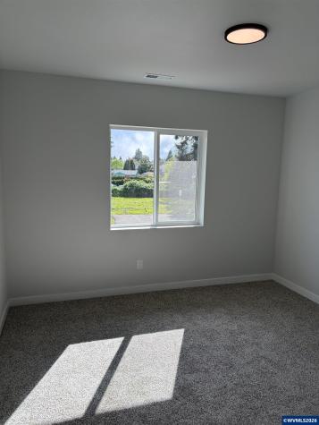 1542 Barn (-1550) Street Woodburn OR 97071