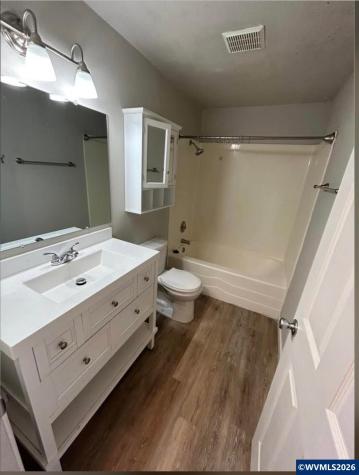 2194-2200 Navaho Court SE Salem OR 97306