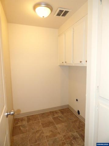 4016 45th Avenue NE Salem OR 97305