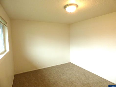 4016 45th Avenue NE Salem OR 97305