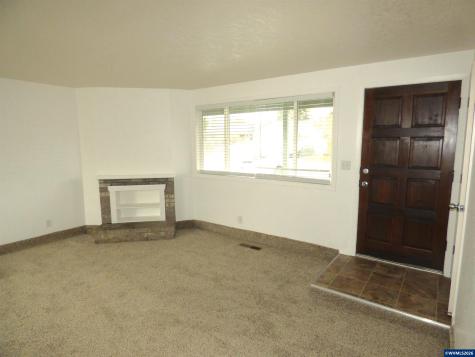 4016 45th Avenue NE Salem OR 97305