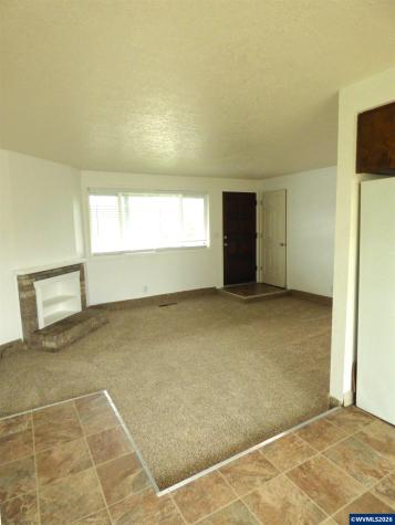 4016 45th Avenue NE Salem OR 97305