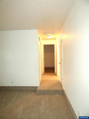 4016 45th Avenue NE Salem OR 97305