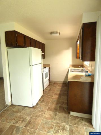 4016 45th Avenue NE Salem OR 97305