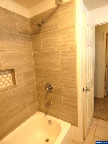 4016 45th Avenue NE Salem OR 97305
