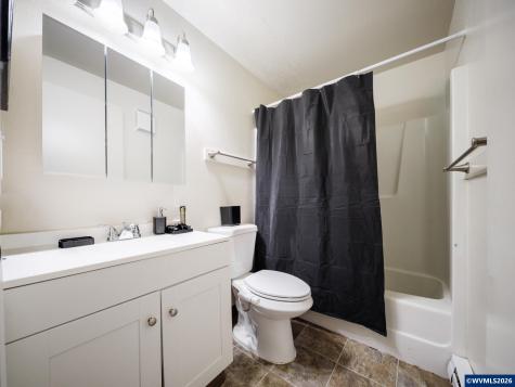 340 S Locust Street Canby OR 97013