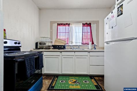 920-924 Main Street Sweet Home OR 97386