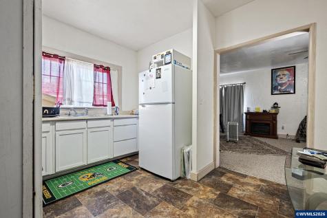 920-924 Main Street Sweet Home OR 97386