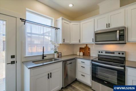 538 S 7th Street Independence OR 97351