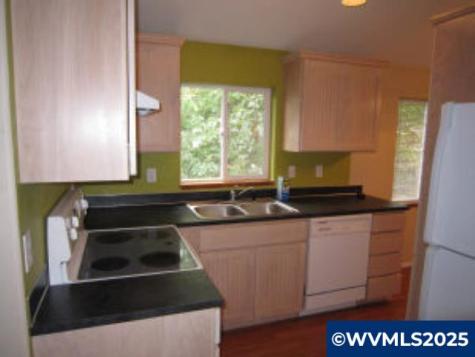 380 Owens (& 1102 Fairmount) Street S Salem OR 97302