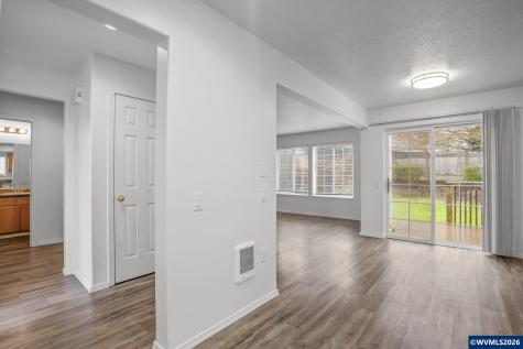 6946 Ridgetop (-6948) Drive NE Keizer OR 97303
