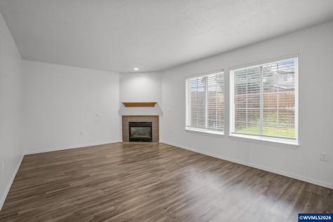 6946 Ridgetop (-6948) Drive NE Keizer OR 97303