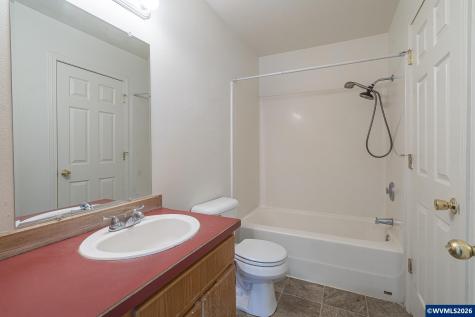 6946 Ridgetop (-6948) Drive NE Keizer OR 97303