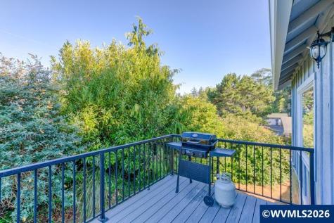1039-1041 NE Grant Street Newport OR 97365