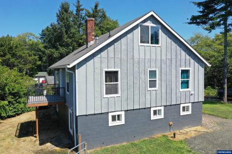 1039-1041 NE Grant Street Newport OR 97365