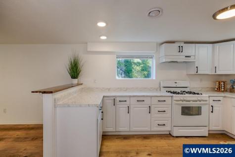 1039-1041 NE Grant Street Newport OR 97365