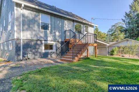 1039-1041 NE Grant Street Newport OR 97365