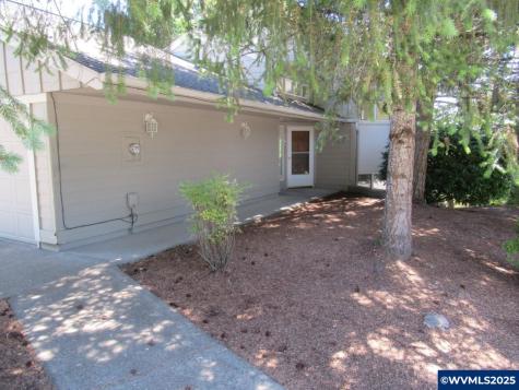 2572 & 2574 Arroyo Ridge Court NW Salem OR 97304
