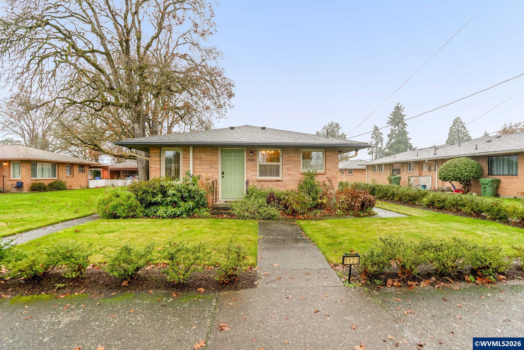 1123 17th (-1133) Street SE Salem OR 97302