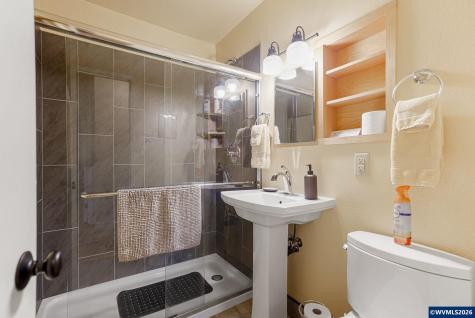 1123 17th (-1133) Street SE Salem OR 97302