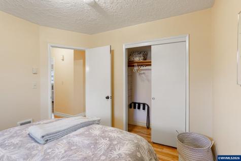 1123 17th (-1133) Street SE Salem OR 97302