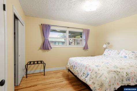 1123 17th (-1133) Street SE Salem OR 97302