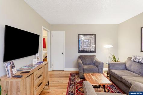 1123 17th (-1133) Street SE Salem OR 97302