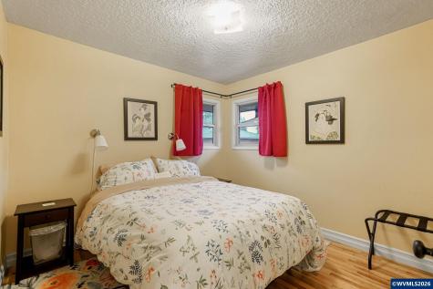 1123 17th (-1133) Street SE Salem OR 97302