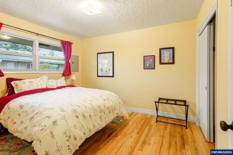1123 17th (-1133) Street SE Salem OR 97302