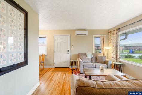 1123 17th (-1133) Street SE Salem OR 97302